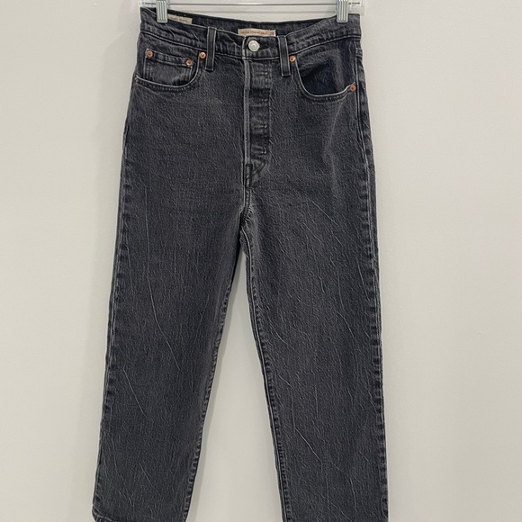 Levi's Ribcage Straight Ankle Jeans in Dark Gray - Picture 2 of 4